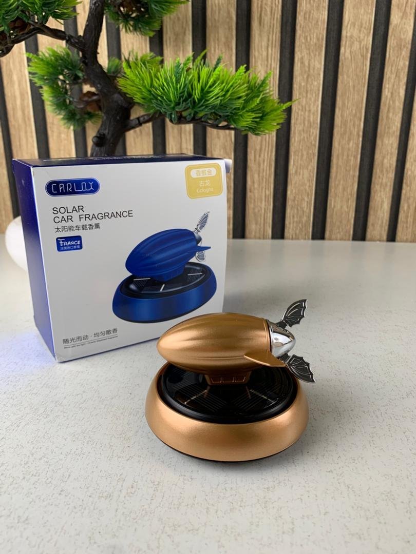 Dirigeable Désodorisant Solaire en Alliage pour Voiture - Image 8
