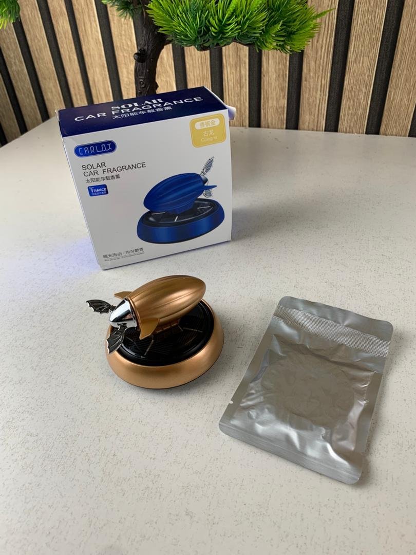 Dirigeable Désodorisant Solaire en Alliage pour Voiture - Image 6